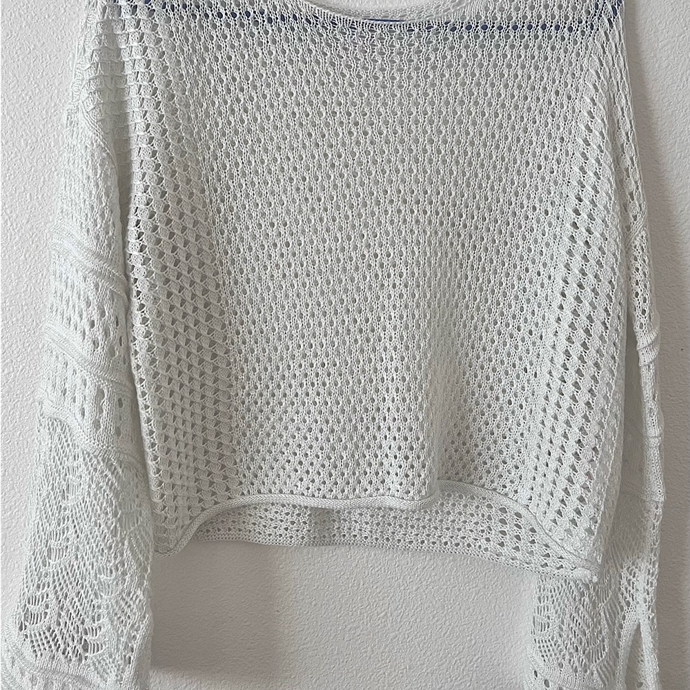 Lauren Conrad white mesh long sleeve top in size medium